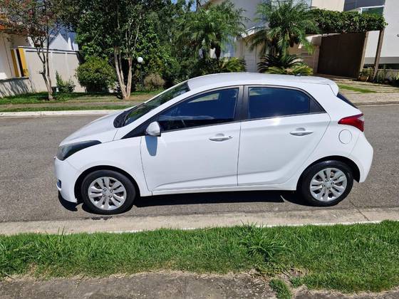 HYUNDAI HB20 1.0 COMFORT PLUS 12V FLEX 4P MANUAL HYUNDAI HB20 1.0 COMFORT PLUS 12V FLEX 4P MANUAL